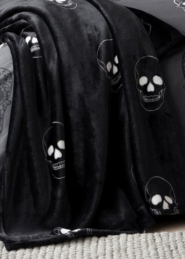 Catherine Lansfield Skulls Cosy Fleece 130x170cm Blanket Throw Grey