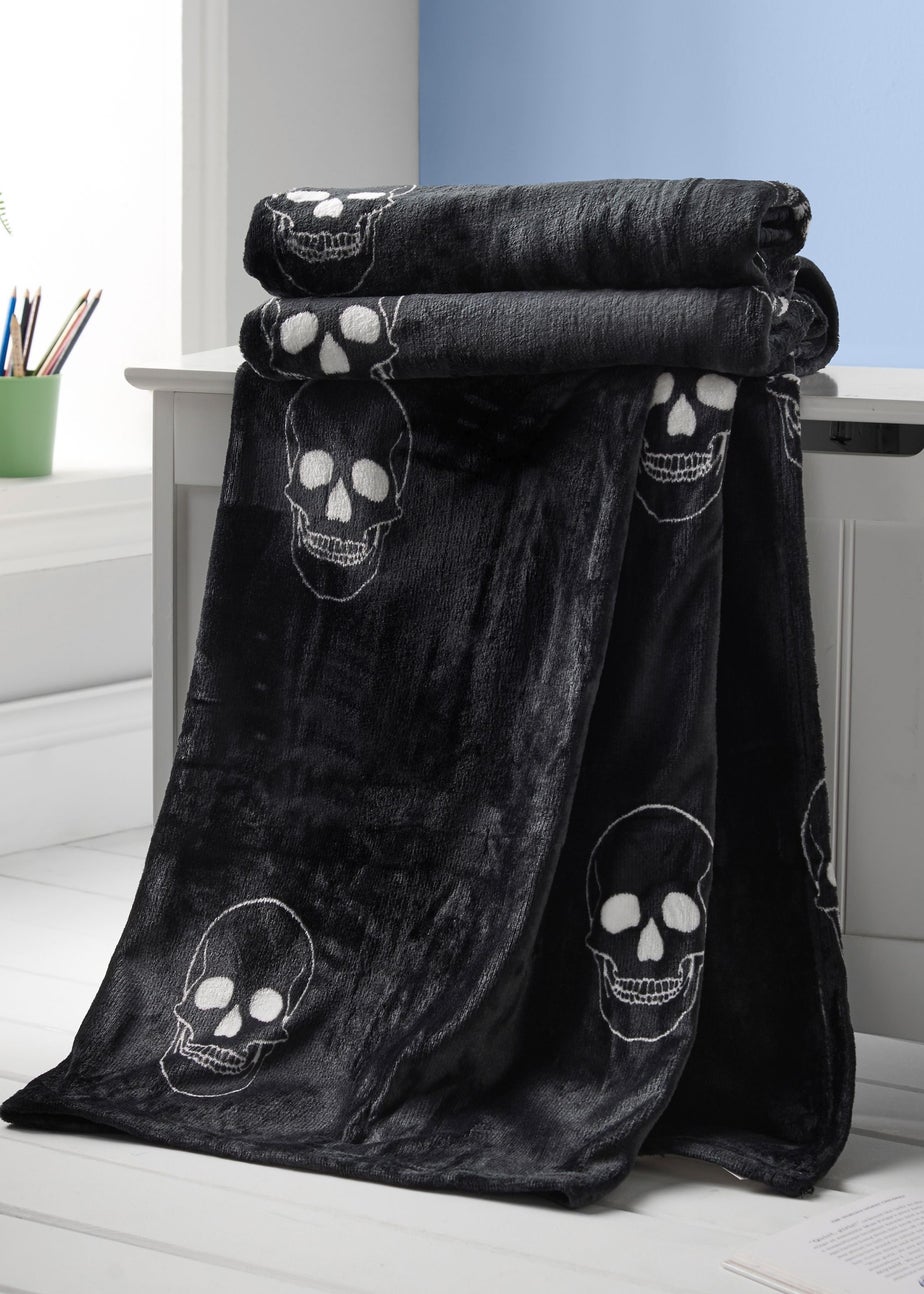 Catherine Lansfield Skulls Cosy Fleece 130x170cm Blanket Throw Grey