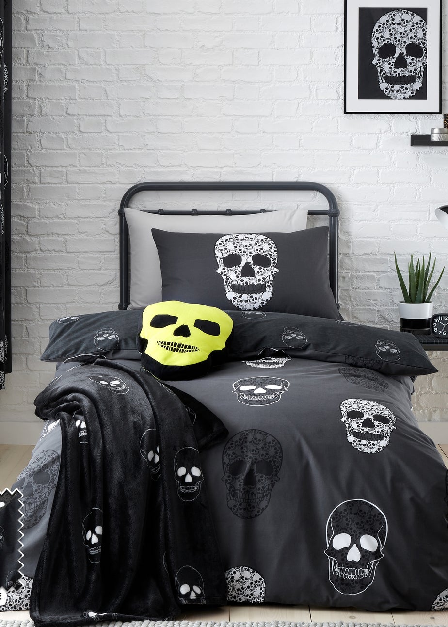 Catherine Lansfield Skulls Reversible Duvet Cover Set Grey