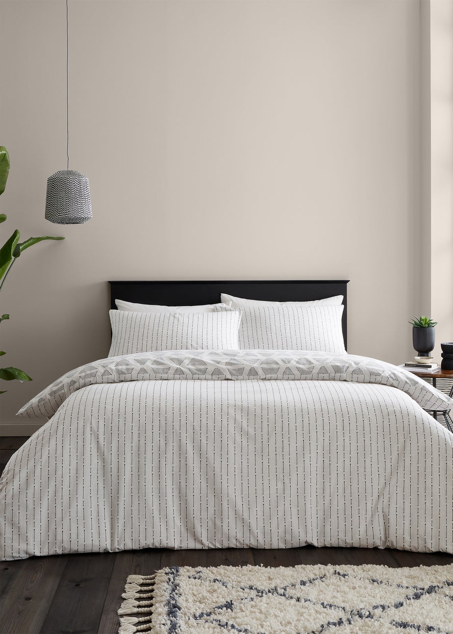 Catherine Lansfield Tufted Print Geo Reversible Duvet Cover Set