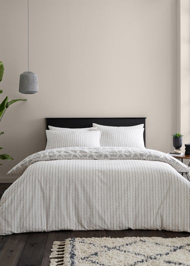 Catherine Lansfield Tufted Print Geo Reversible Duvet Cover Set