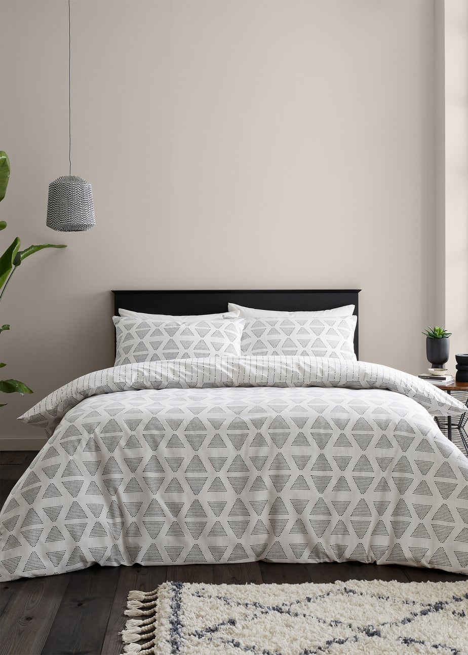 Catherine Lansfield Tufted Print Geo Reversible Duvet Cover Set