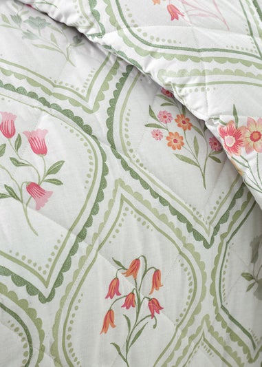 Catherine Lansfield Cameo Floral Reversible Bedspread (220x230cm)