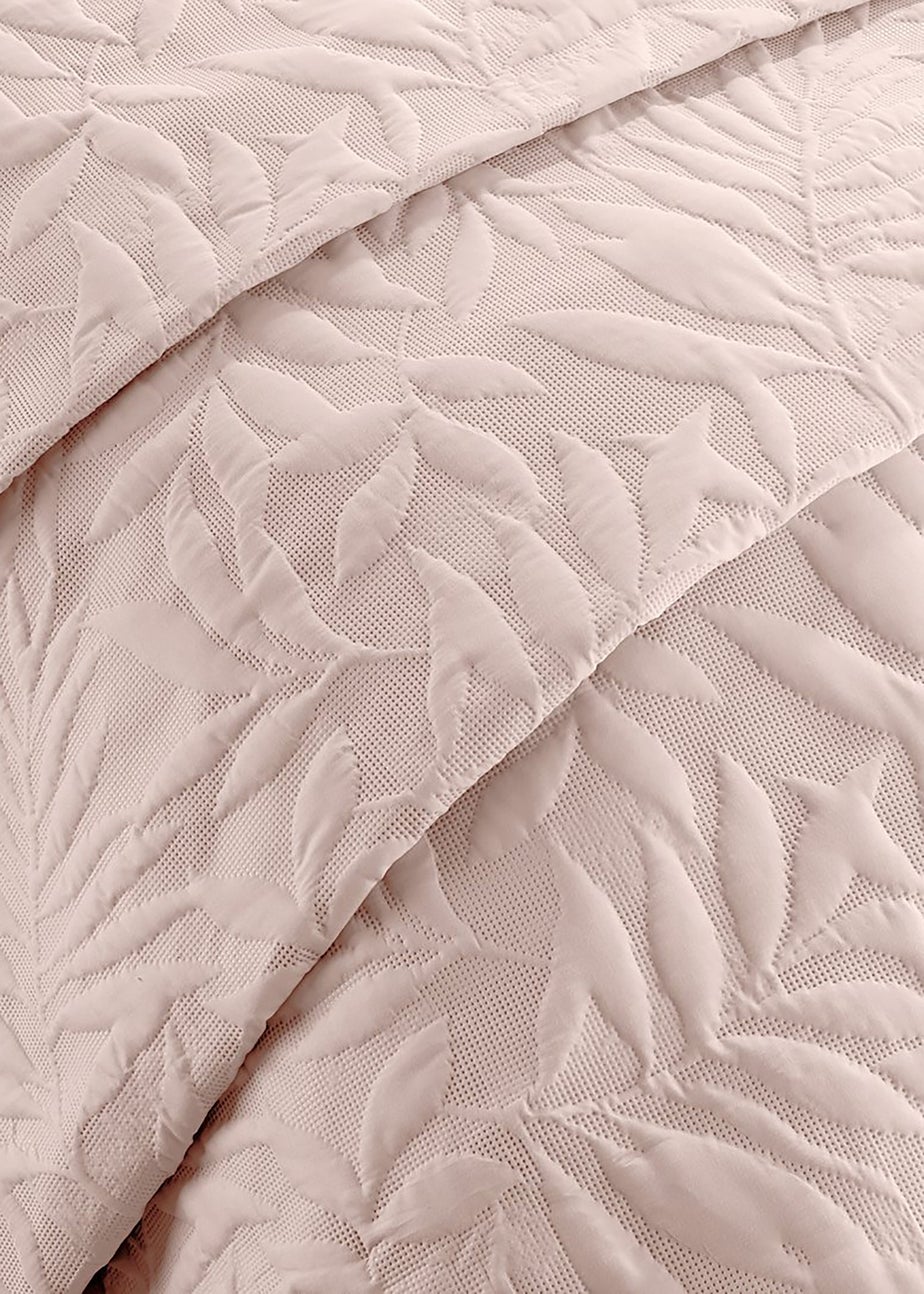 Serene Luana Soft Touch Pinsonic Pink Bedspread