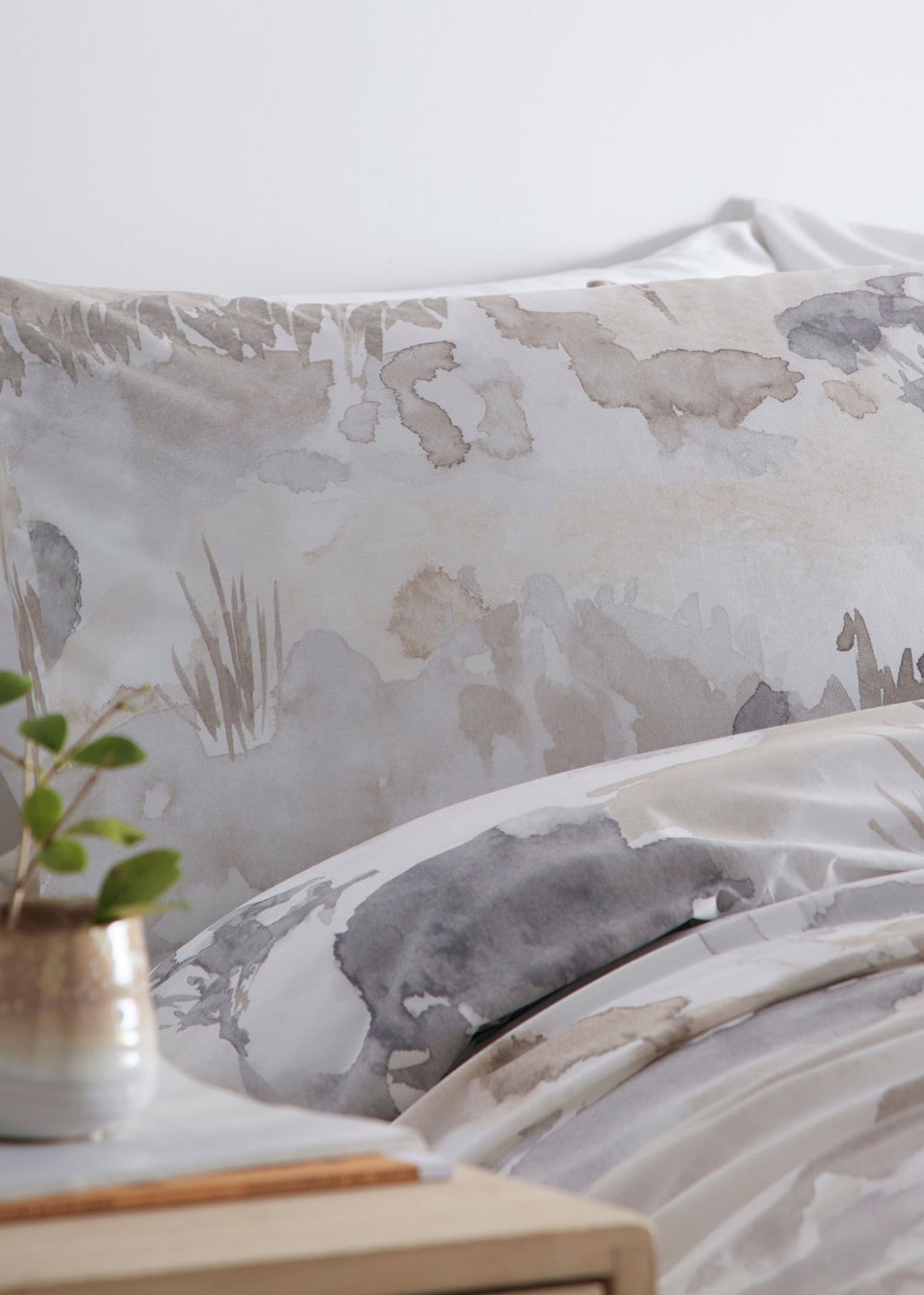 Appletree Loft Edale Beige Duvet Cover Set