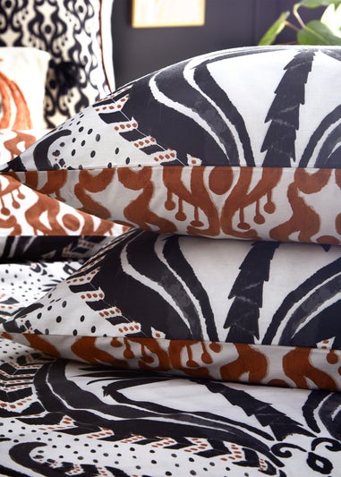 Wylder Tropics Laucala Bohemian Duvet Cover Set