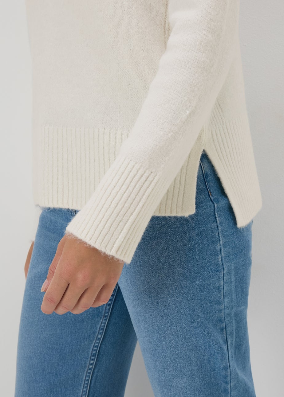 Cream Ribbed V-Neck Jumper