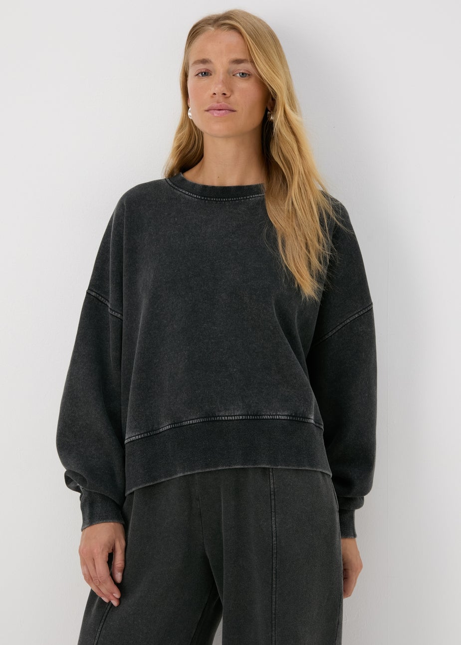 Charcoal Acid Wash Crop Sweatshirt