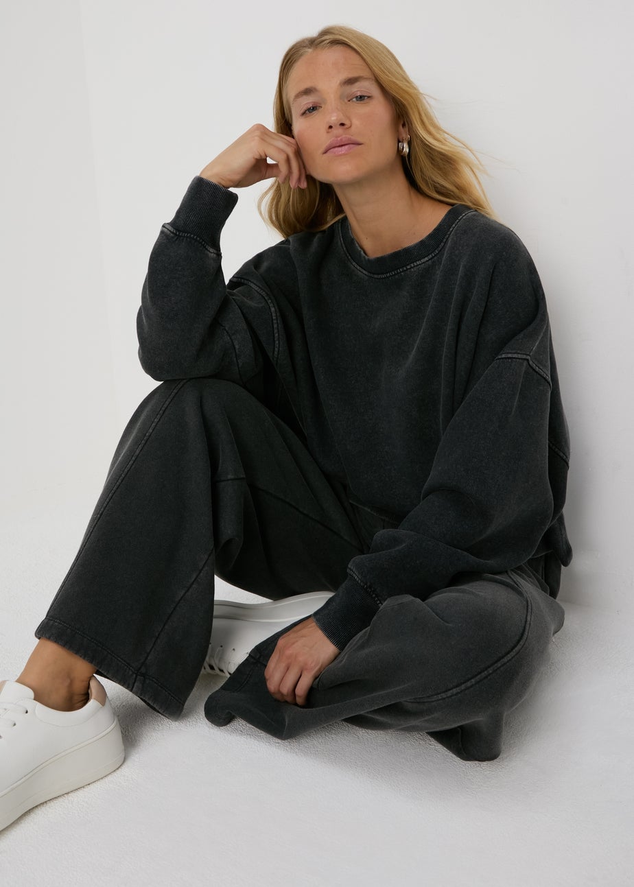 Charcoal Acid Wash Crop Sweatshirt