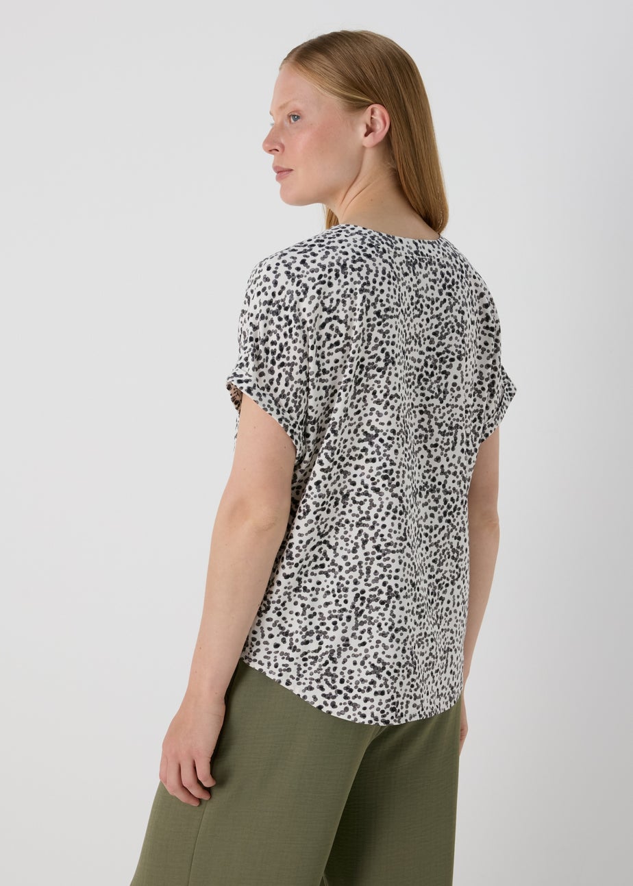 Cream Spot print Pocket Detail T-Shirt