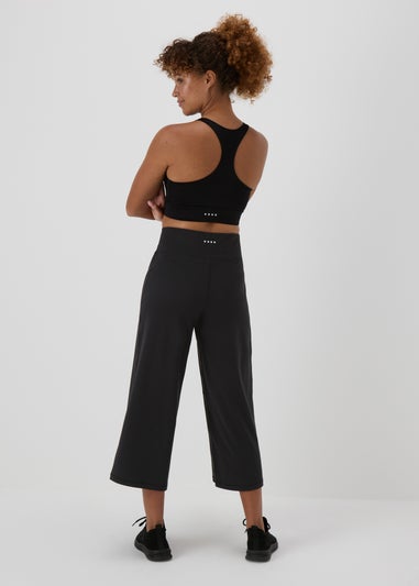 Souluxe Black Wide Leg Cropped Jogging Bottoms