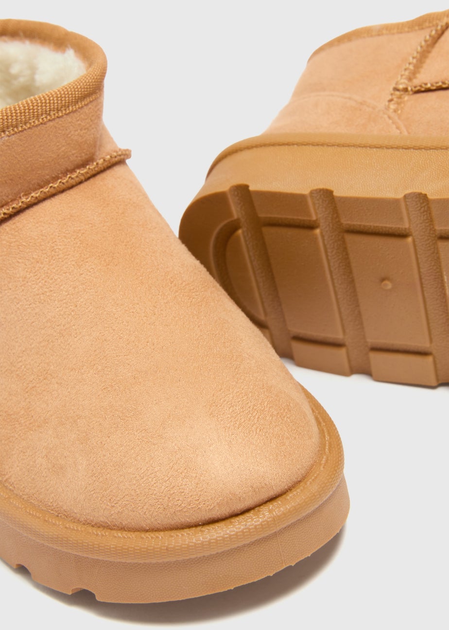Girls Tan Snug Boots (Younger 10-Older 5)