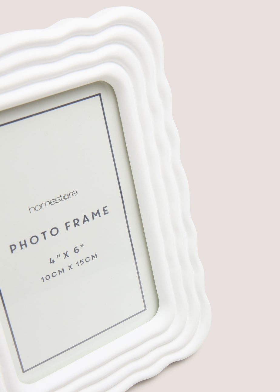 White Wavy Photo Frame (4inch x 6inch)