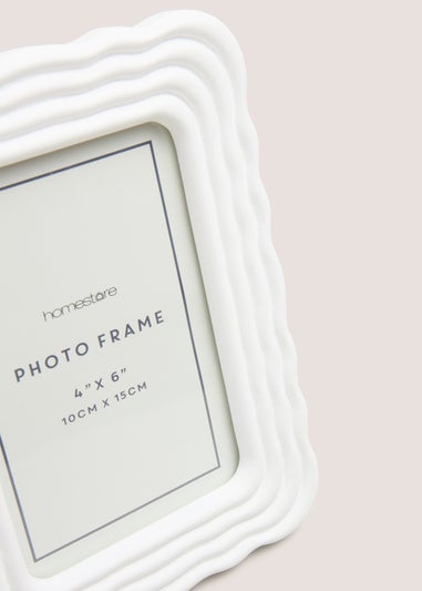 White Wavy Photo Frame (4inch x 6inch)