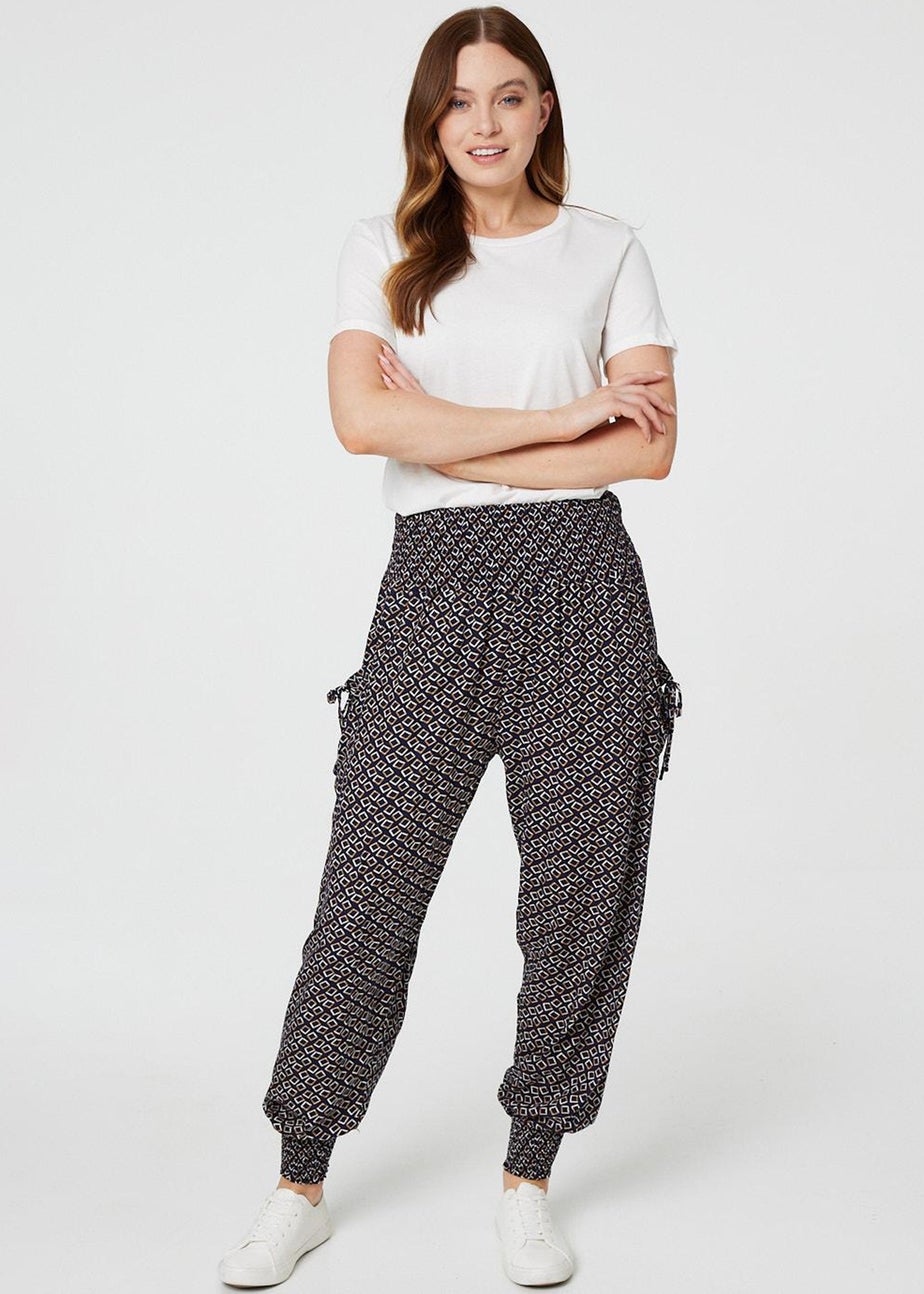 Izabel London Geo Print Pocket Detail Pants