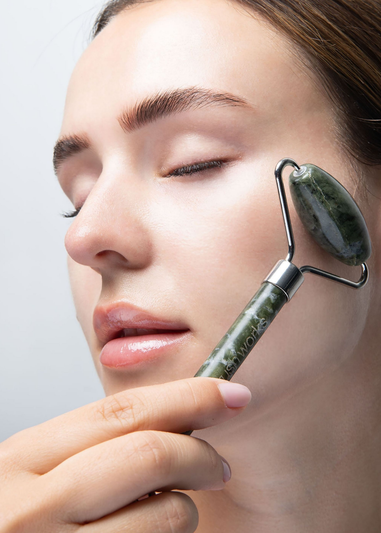 Brushworks Jade Roller