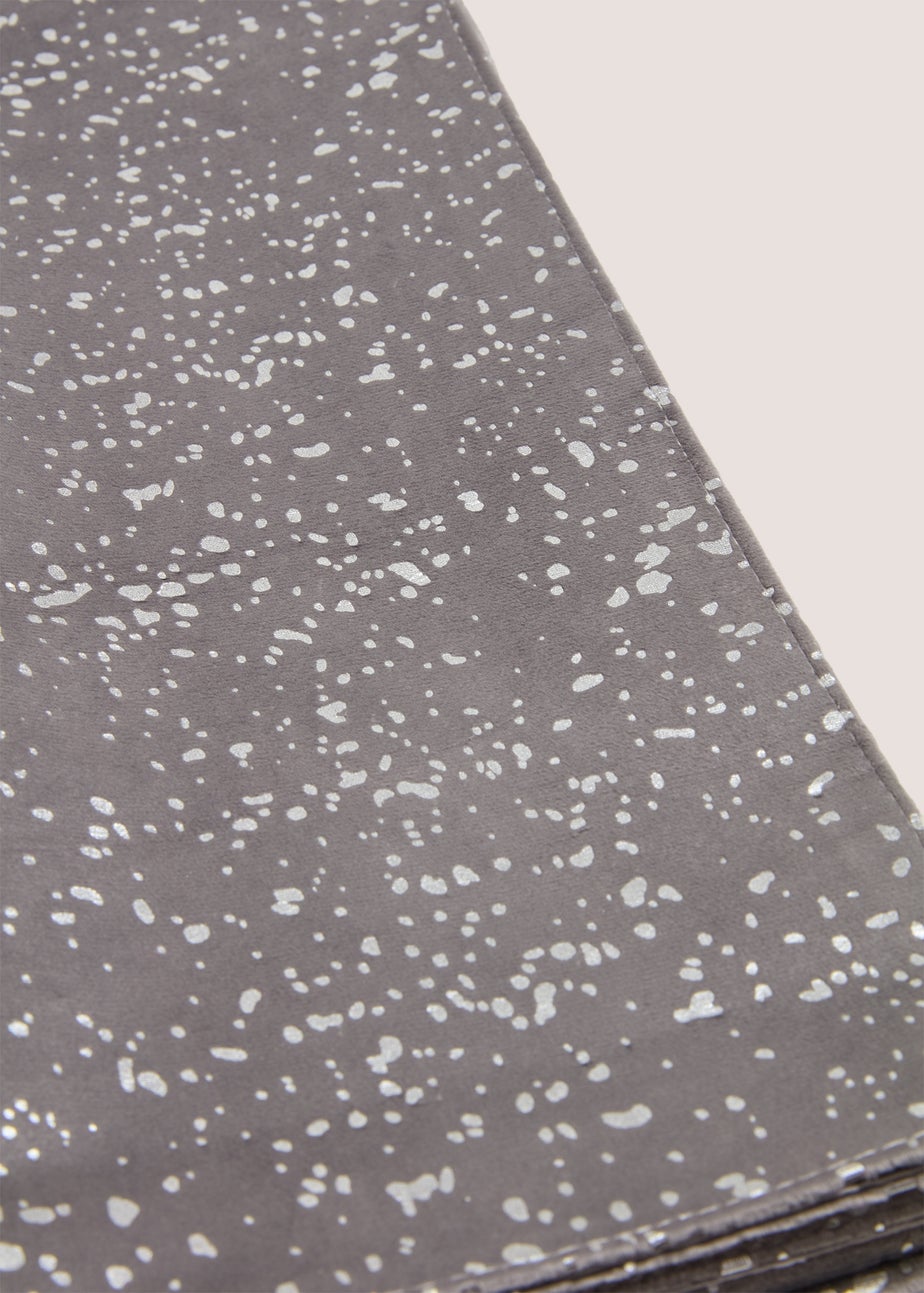 Wondrous Velvet Runner