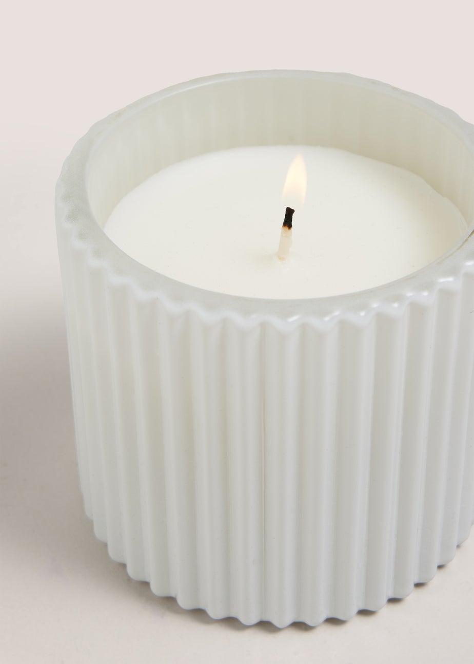 White Cedarwood & Amber Elegance Candle