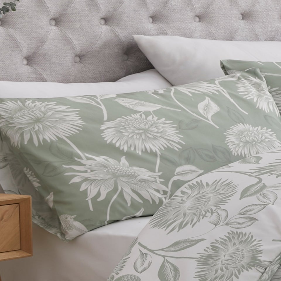 Dreams & Drapes Design Chrysanthemum Green Duvet Cover Set