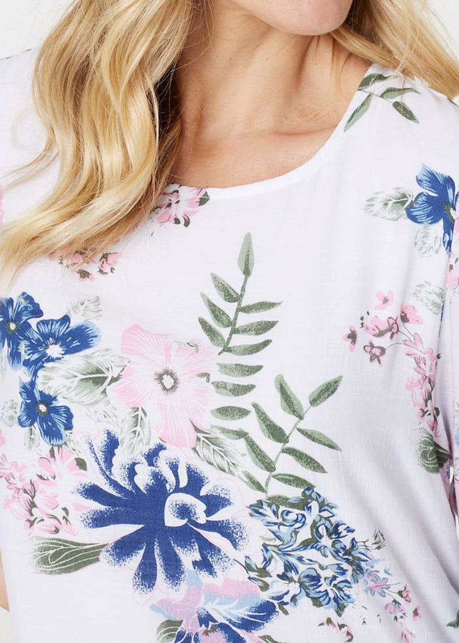 Izabel London Pink Floral 3/4 Flare Sleeve Curve Hem Top