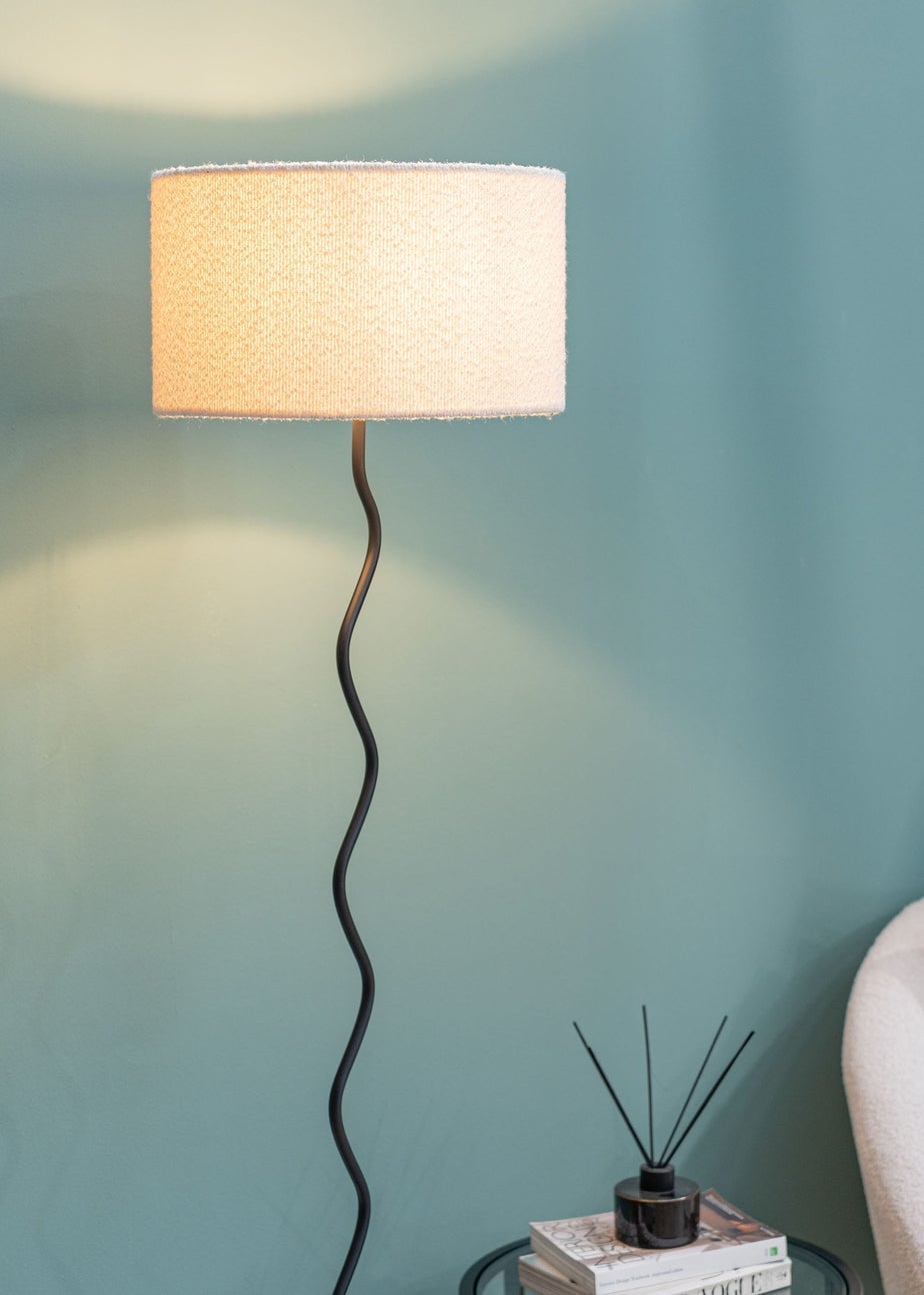 ValueLights Wiggle Black Metal Floor Lamp Cream Boucle Shade (151cm x 35cm)