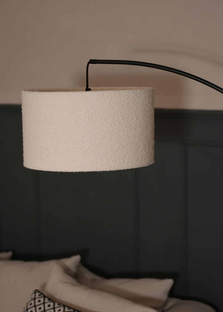 ValueLights Preto Cream Metal Floor Lamp Cream Boucle Shade (157cm x 33cm)