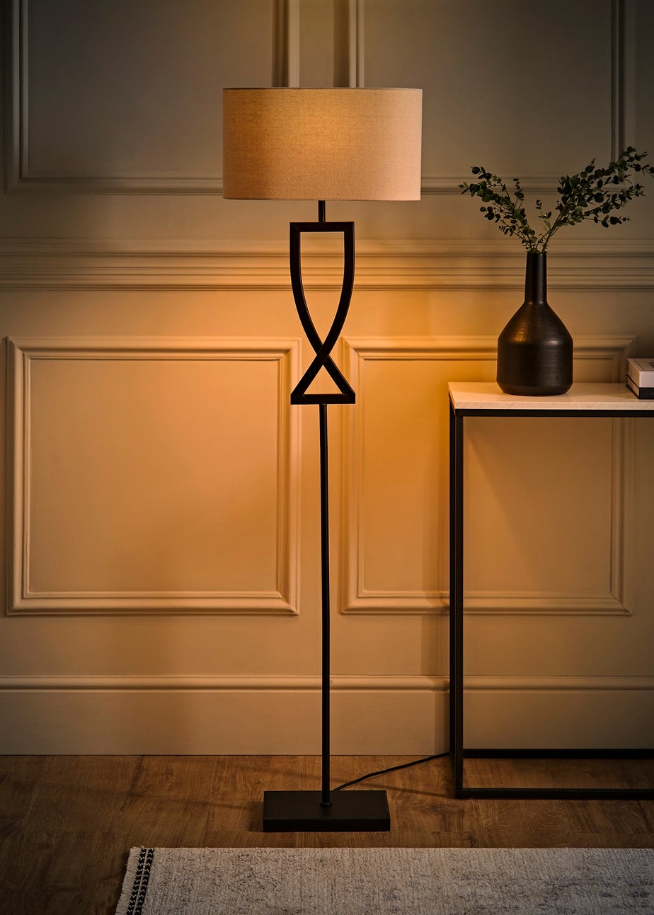 ValueLights Katniss Black Metal FLoor Lamp (145.5cm x 40cm x 25cm)