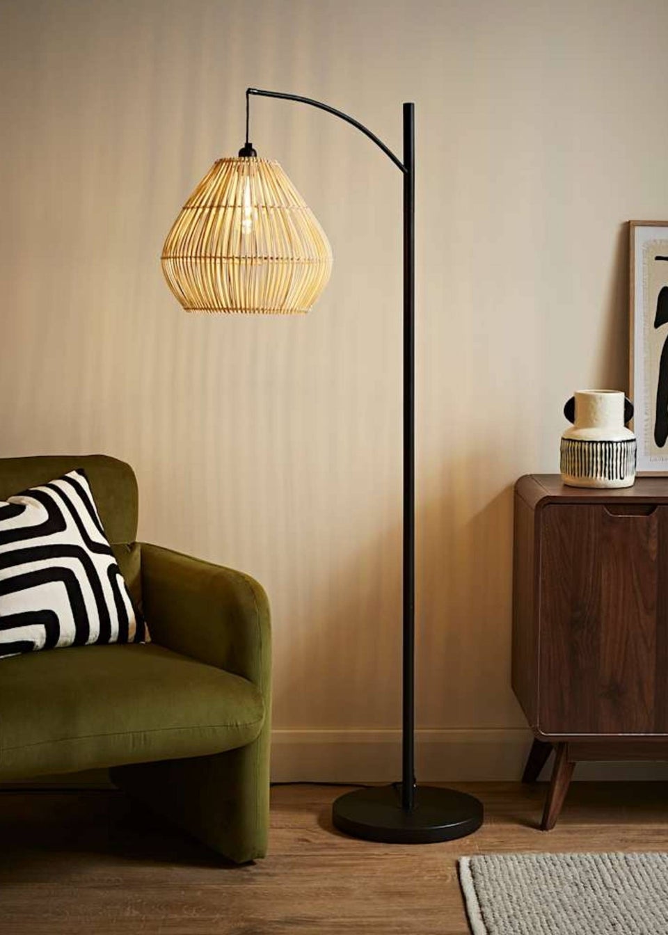 ValueLights Preto Black Metal Floor Lamp Rattan Teardrop Shade (157cm x 33cm)