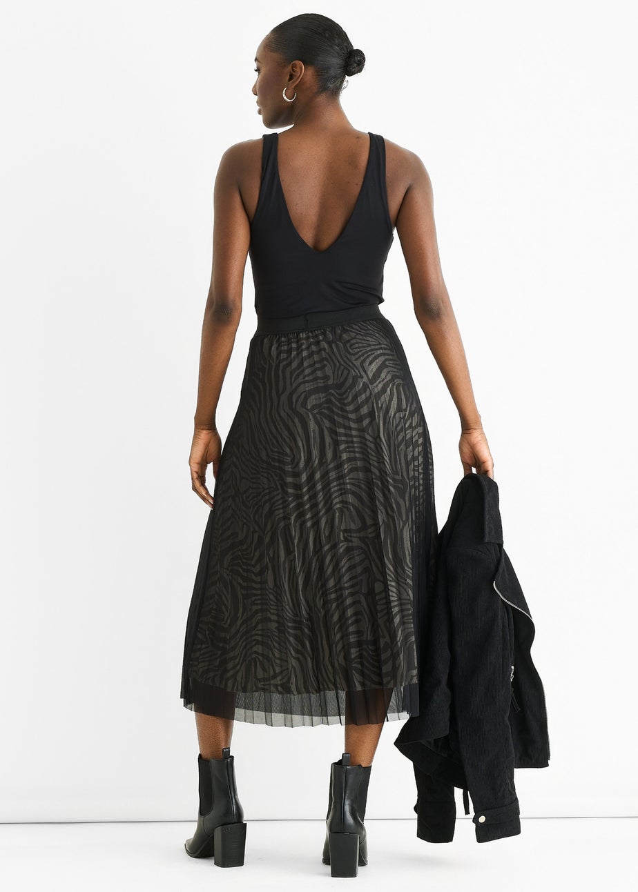 Gini London Black Animal Print Mesh Overlay Pleated Midi Skirt