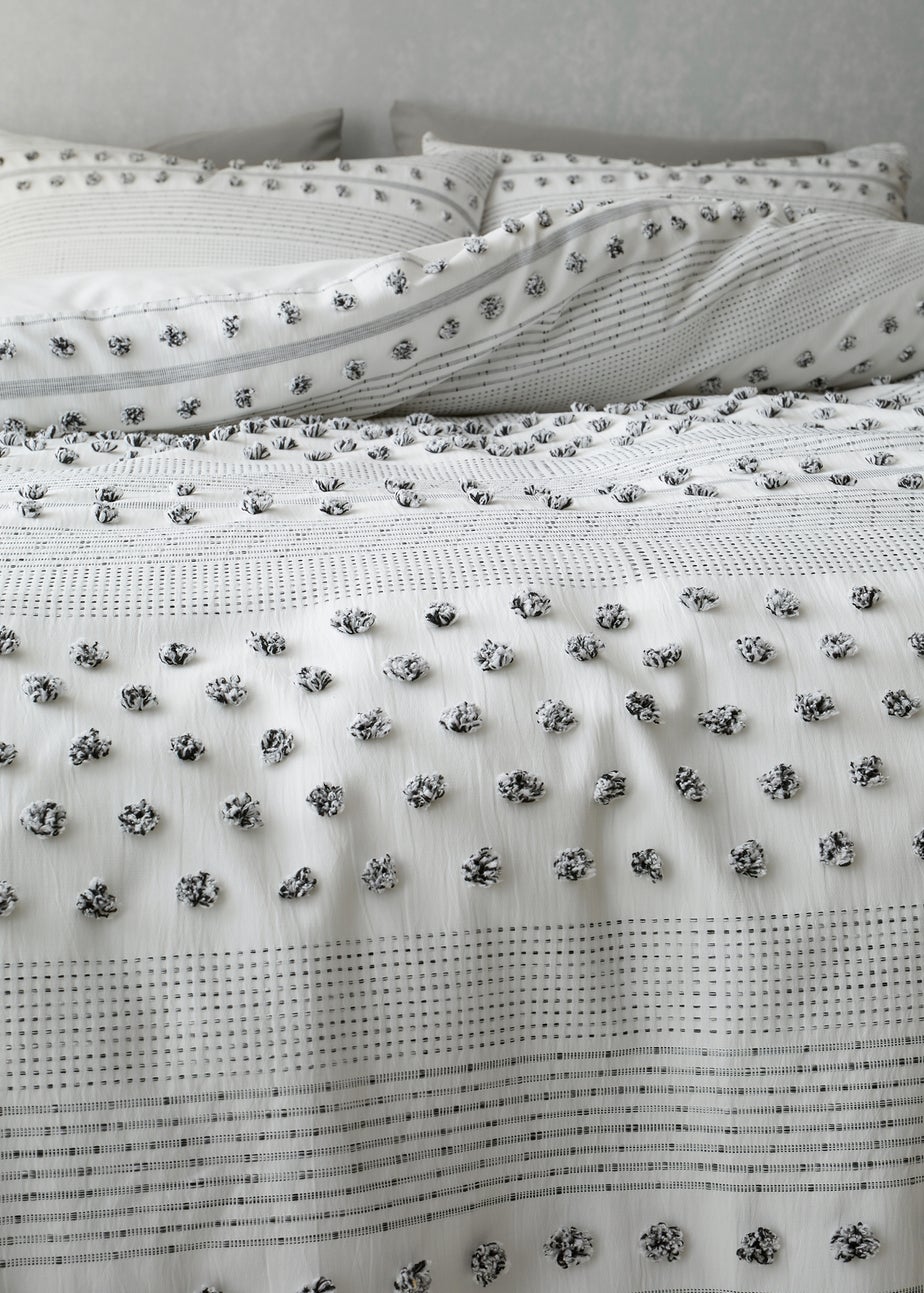 Pineapple Elephant Aisha Tufted Spot Duvet Cover Set