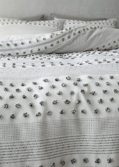 Pineapple Elephant Aisha Tufted Spot Duvet Cover Set