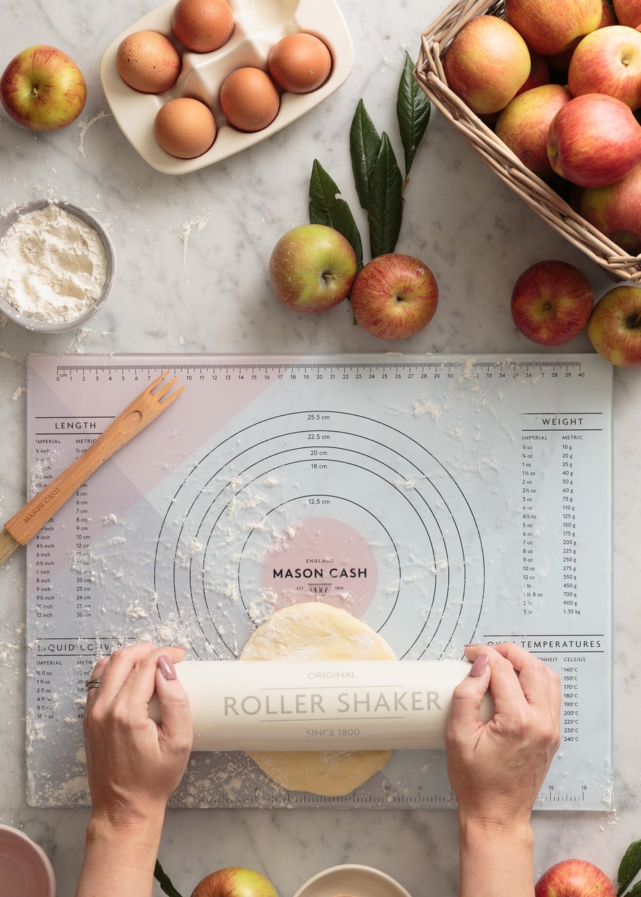 Mason Cash Innovative Kitchen Glass Pastry Board