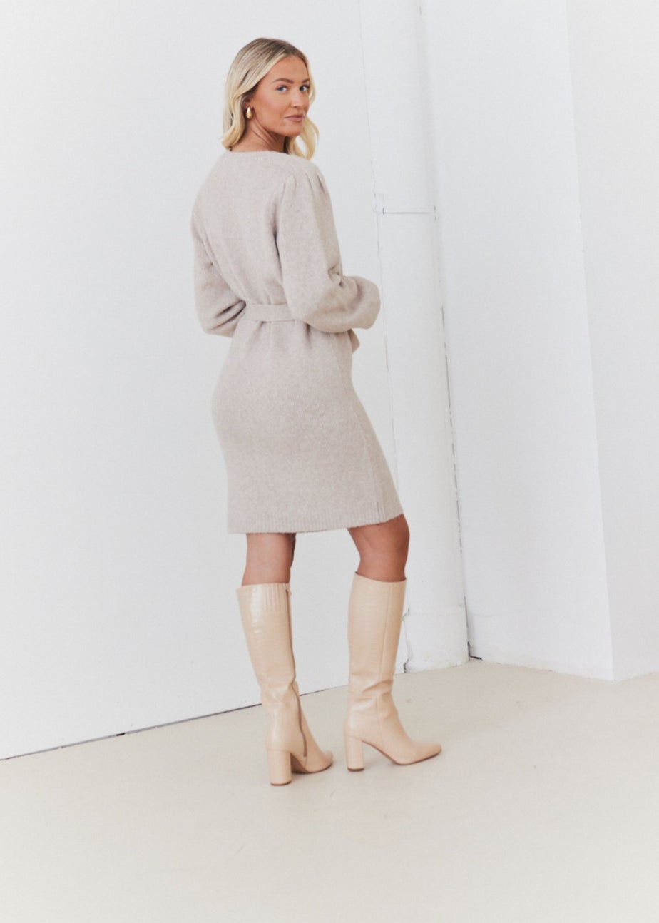 In The Style Stacey Solomon Oatmeal Pearl Button Detail Knit Belted Mini Dress