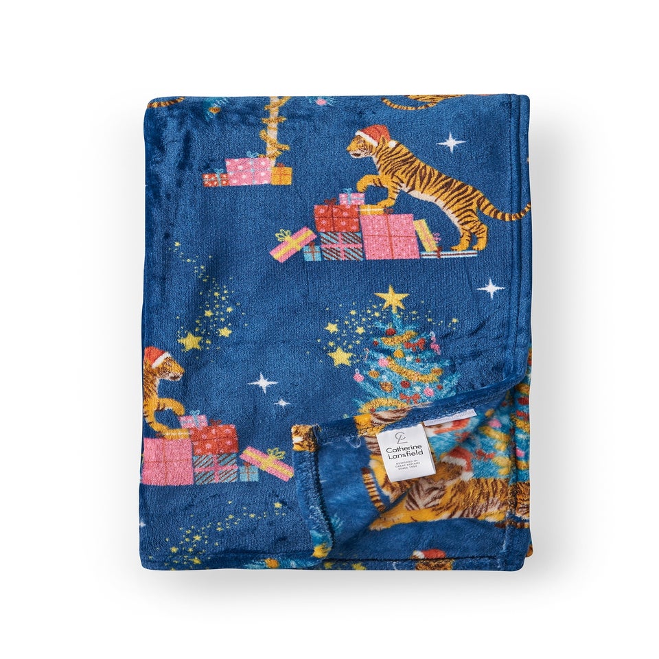 Catherine Lansfield Christmas Tiger Cosy Fleece Blanket Throw (130x170cm)