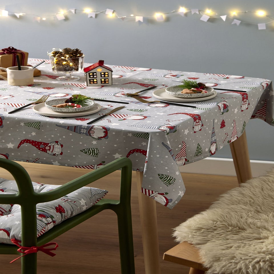 Catherine Lansfield Christmas Gnomes Cotton Dining Table Cloth