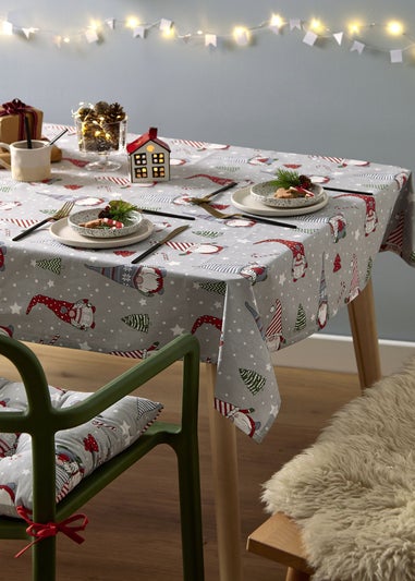 Catherine Lansfield Christmas Gnomes Cotton Dining Table Cloth