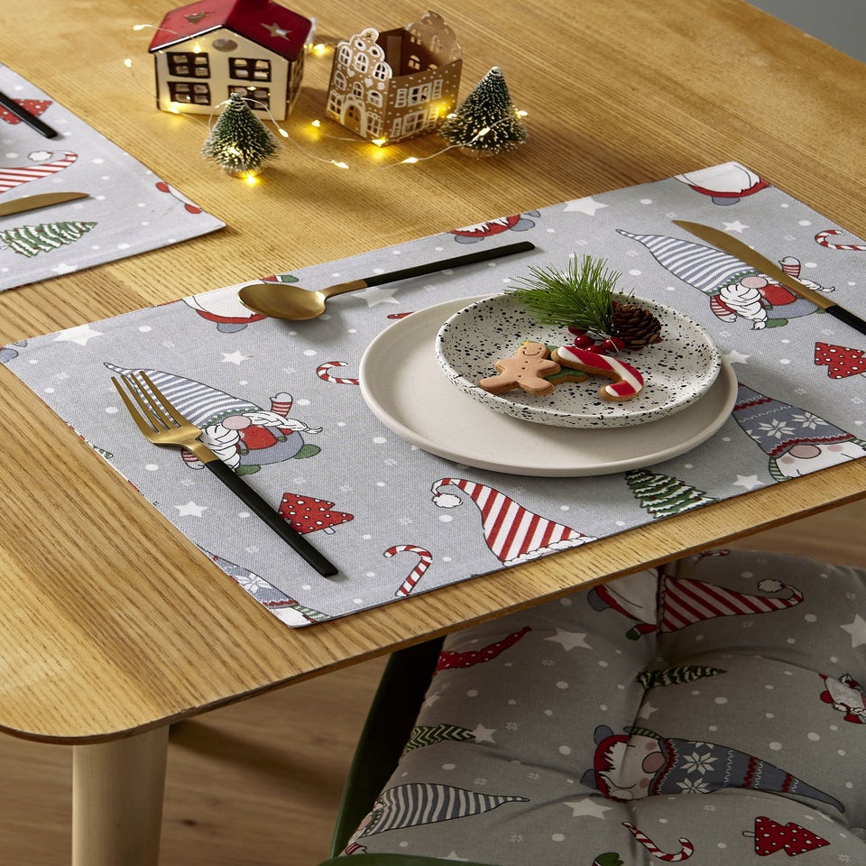 Catherine Lansfield Christmas Gnomes Cotton Dining Placemat 4 Pack (30x46 cm)