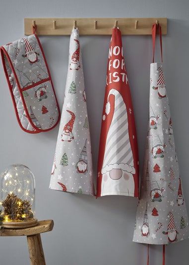 Catherine Lansfield Christmas Gnomes Cotton Adult Kitchen Apron (70x80 cm)
