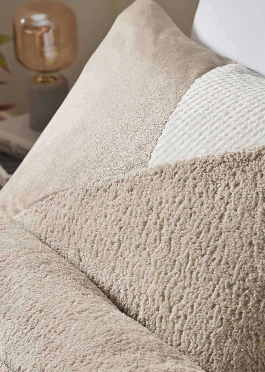 Catherine Lansfield Cosy Larsson Geo Fleece Duvet Cover Set Natural