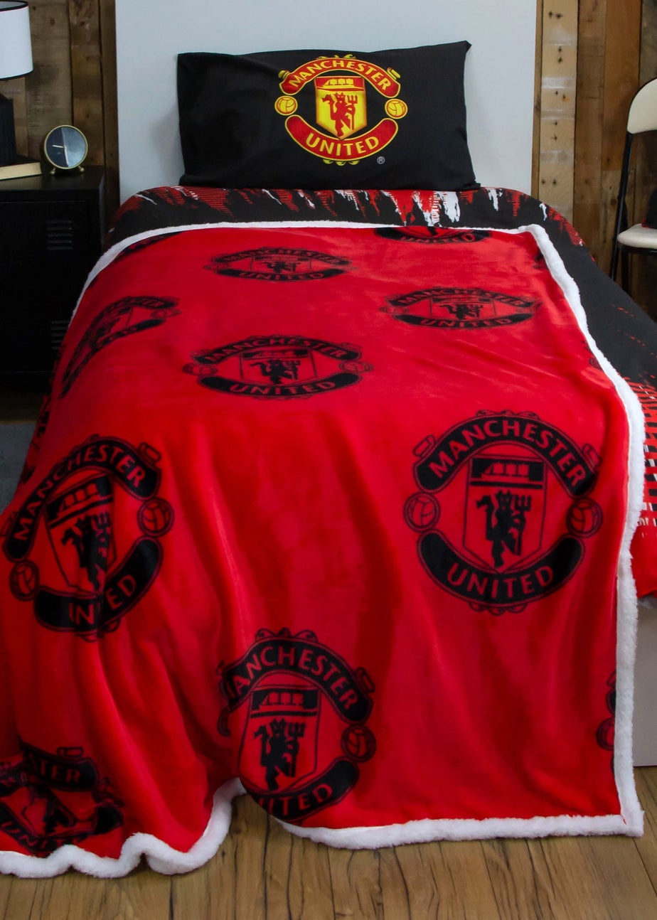 Manchester United FC Faux-Shearling Backed Fleece Throw (120x150cm)