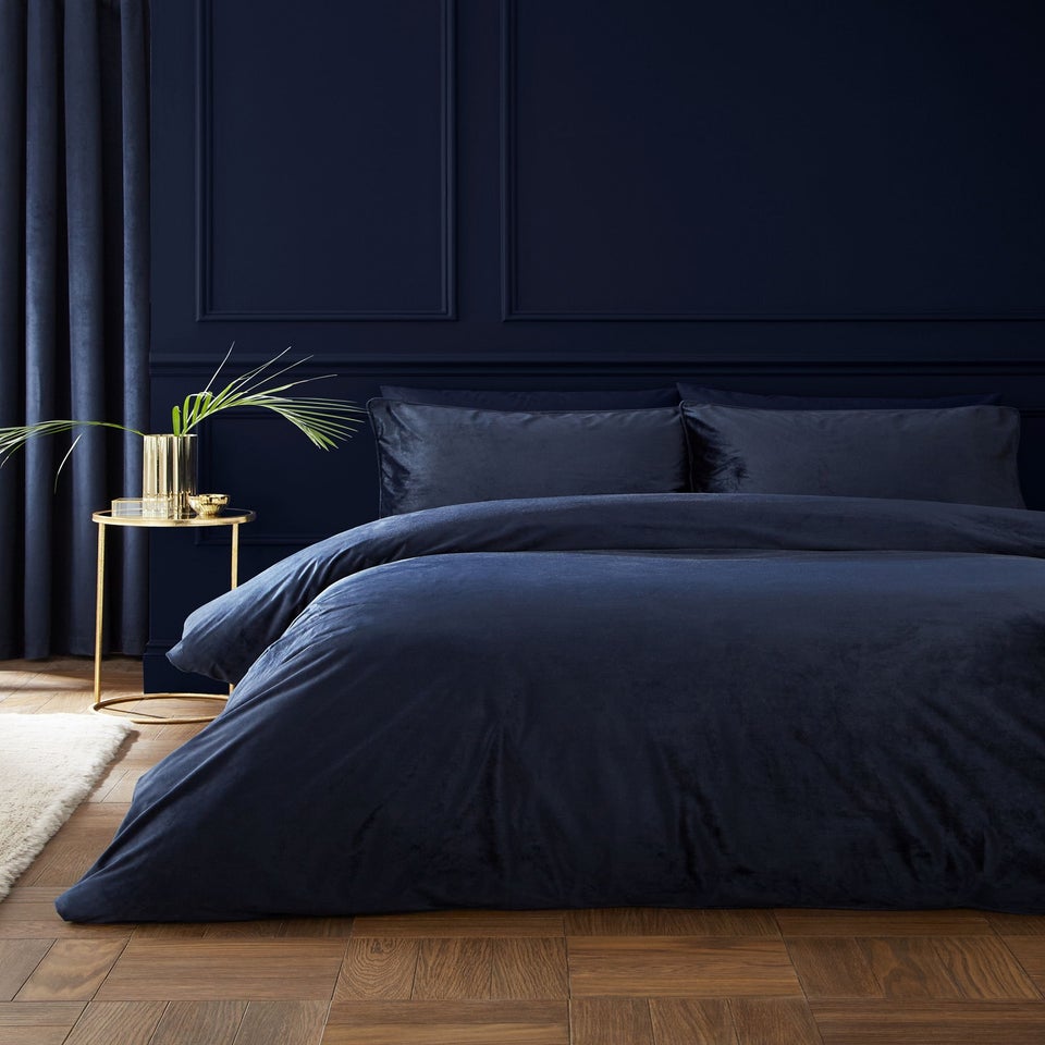 Catherine Lansfield Kingsley Soft Matt Velvet King Duvet Cover Set Navy Blue