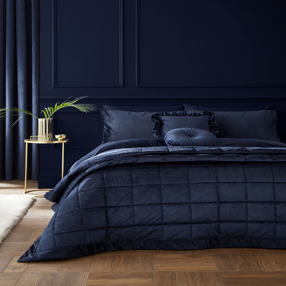 Catherine Lansfield Kingsley Soft Matt Velvet King Duvet Cover Set Navy Blue
