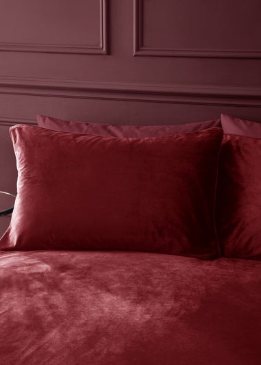 Catherine Lansfield Kingsley Soft Matt Velvet Duvet Cover Set Raspberry