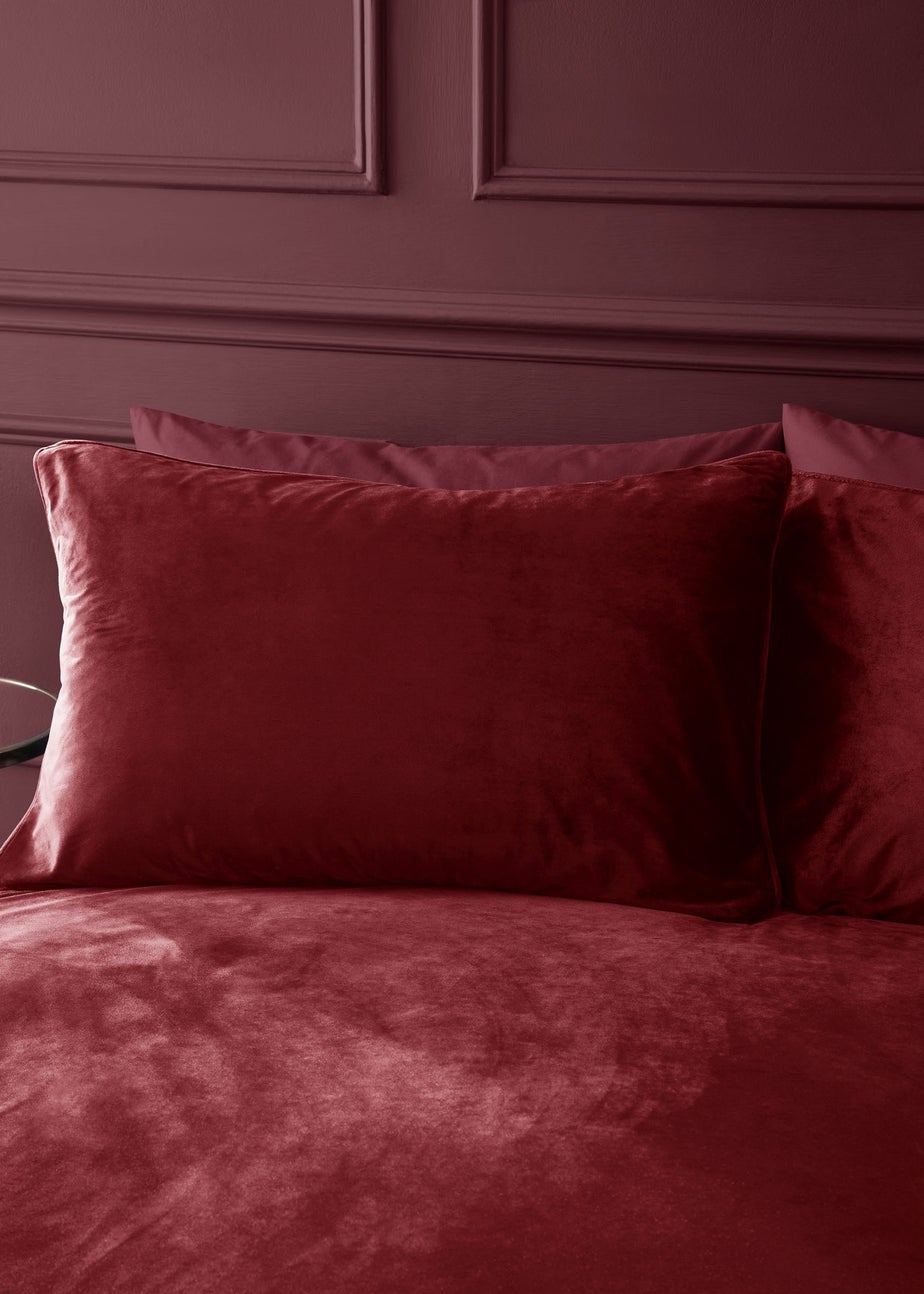 Catherine Lansfield Kingsley Soft Matt Velvet Duvet Cover Set Raspberry
