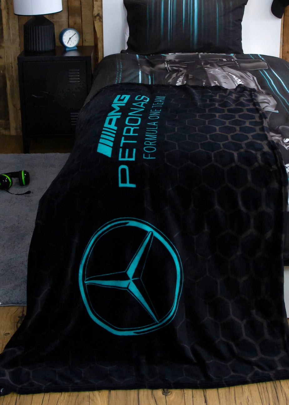 Mercedes Stealth Luxury Formula 1 Fleece Throw (100x 150cm)