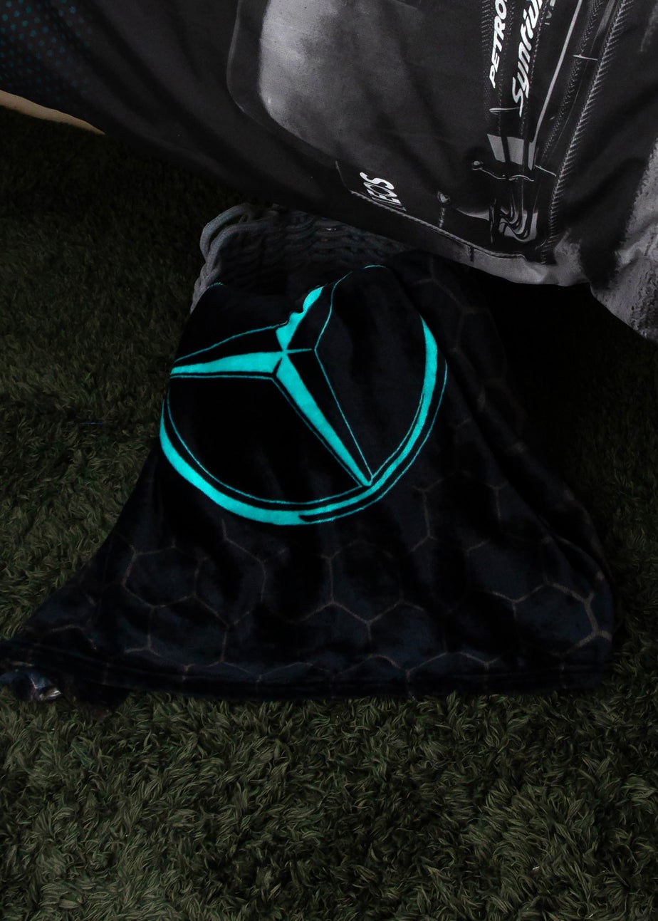Mercedes Stealth Luxury Formula 1 Fleece Throw (100x 150cm)