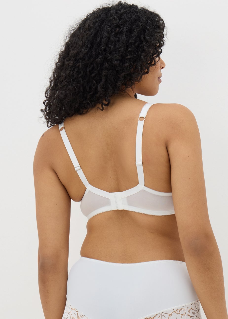 DD+ White Lace Padded Bra