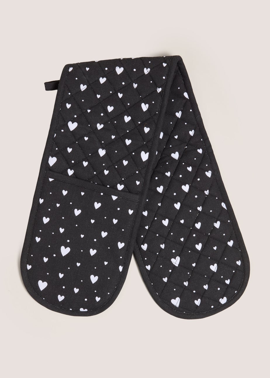 Black & White Heart Oven Gloves