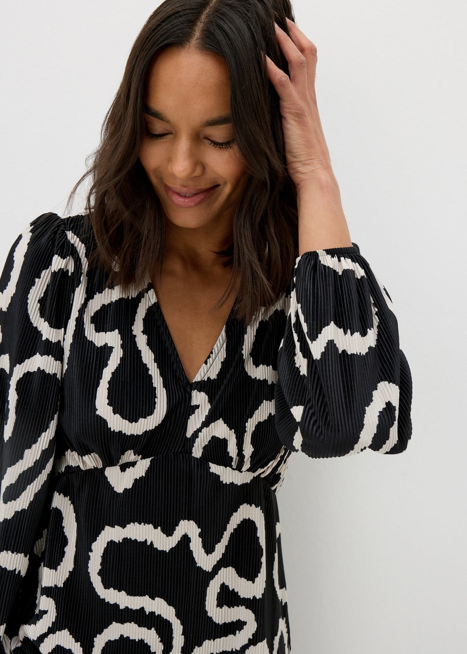 Et Vous Black Plisse Wiggle Print Midi Dress