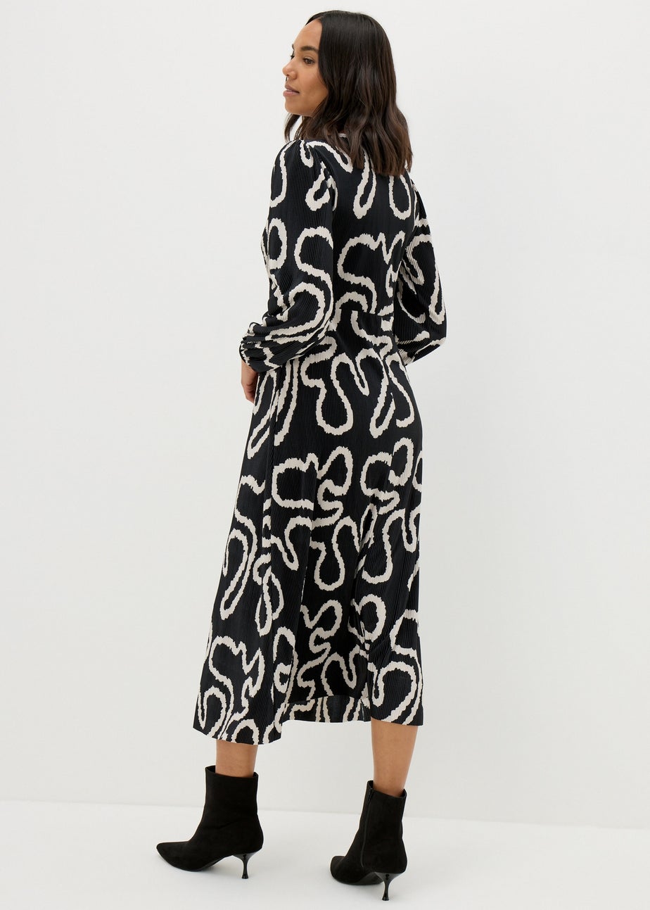 Et Vous Black Plisse Wiggle Print Midi Dress